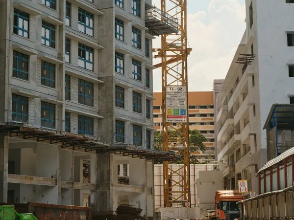 Ảnh minh họa: Lắp dựng cốp pha và cốt thép chịu lực